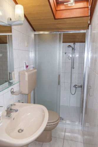 Apartment Mira Vir