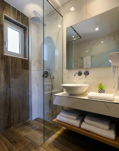 Junior Suite with balcony and with garden view