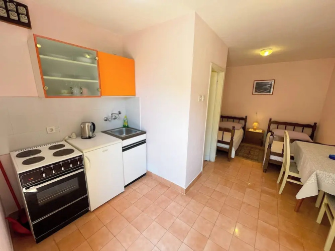 Studio apartment Šarić 3