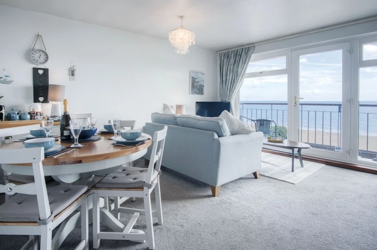 2 Bedrooms Apartment with balcony