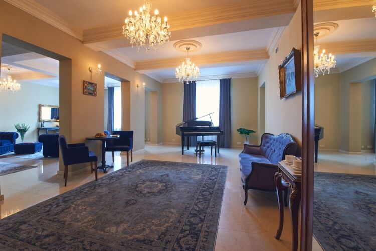 Hotel BogoriaOver view