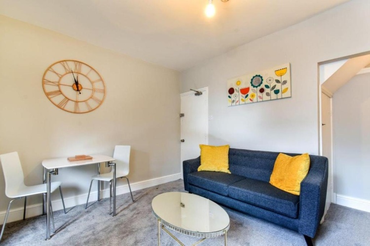 1 Bedroom Apartment