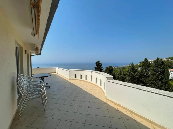 2 Bedrooms Apartment with balcony