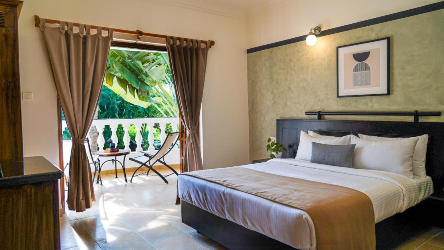 Bellflower Alidia Beach Resort