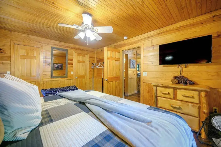 Sunset Ridge Cozy Cabin for 6