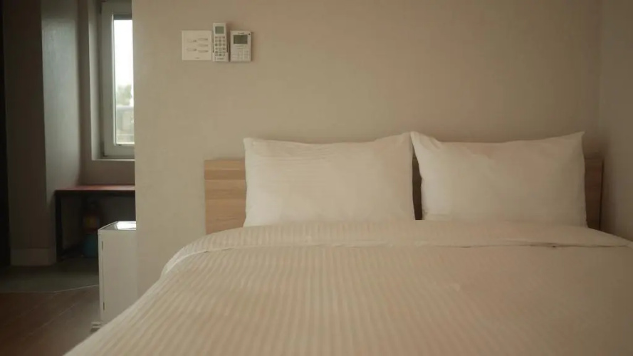 Eridu Cafe n Beds