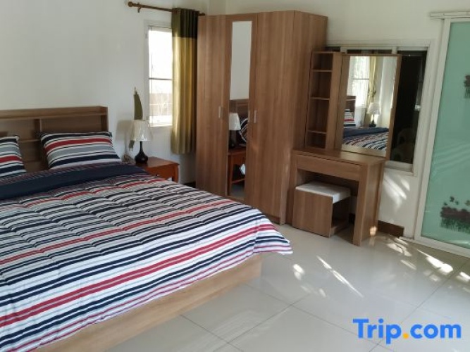 4 Bedrooms Villa