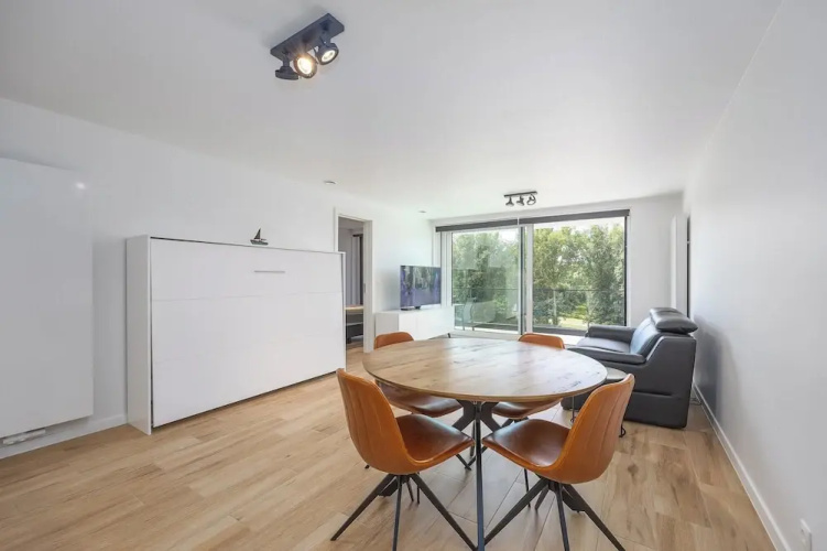 Apartment in Middelkerke With Balcony