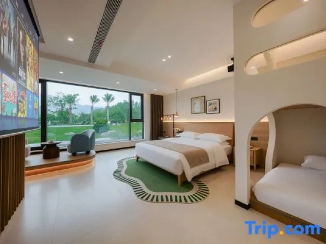 Family Suite with courtyard view
