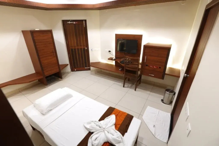 Raj Residency Hotel