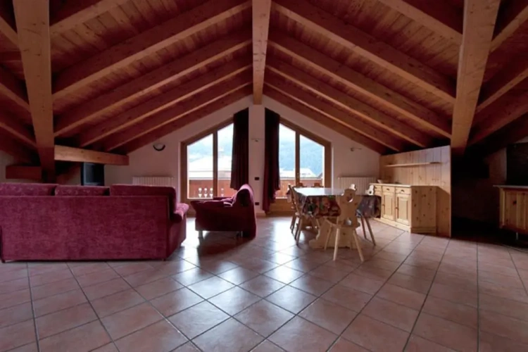 2 Bedrooms Attic Apartment