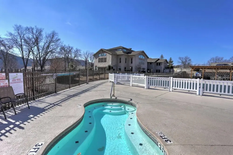 Upscale Step-free Branson Getaway: Resort Perks!