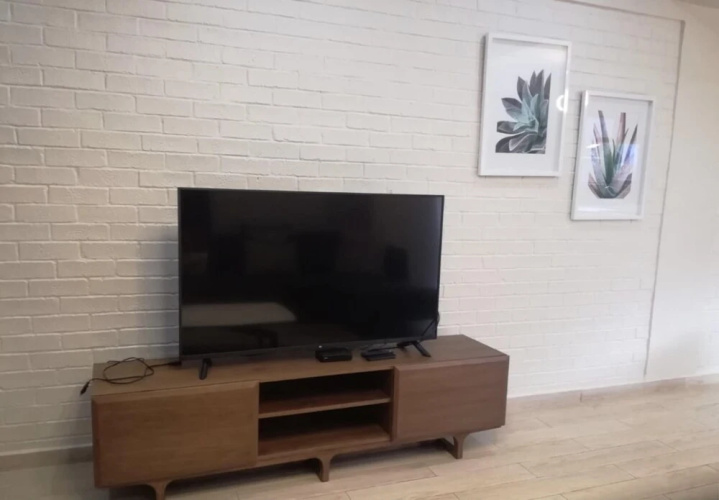 Inviting Stylish 3-bed House With Community Spaces