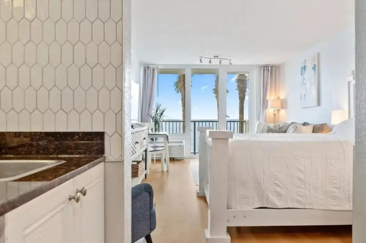 Bayside Inn 6282