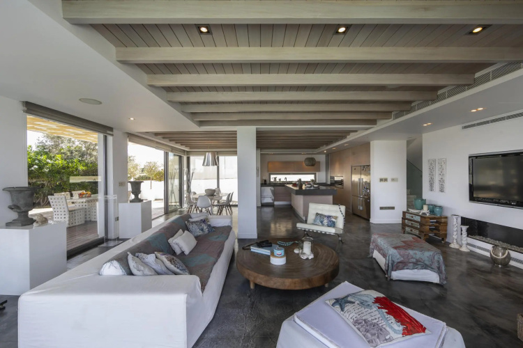 Beachfront Dream Villa