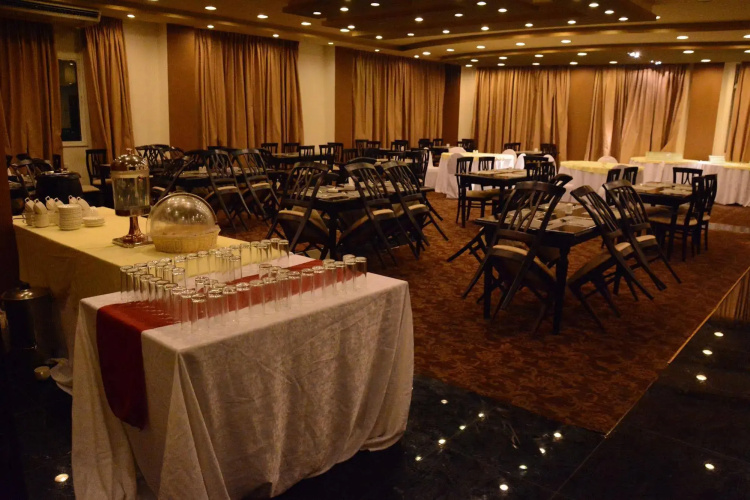 Sandy Le Oriental Hotel