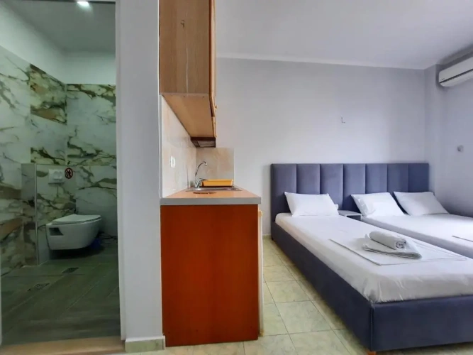 Standard Triple room