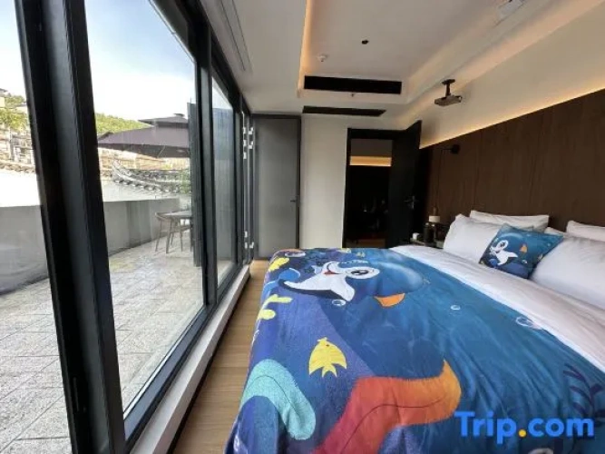 2 Bedrooms Family Attic Suite with river view