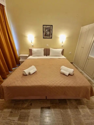 Alexandra Apartment 13
