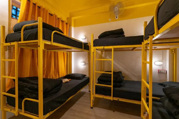 Whoopers Hostel Kasol, Choj