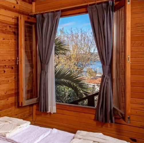 Bungalow with sea view
