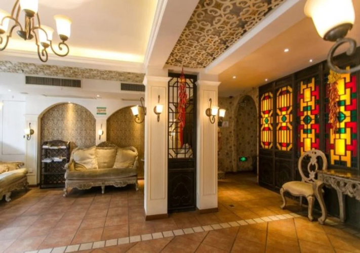 Royal Garden Inn
