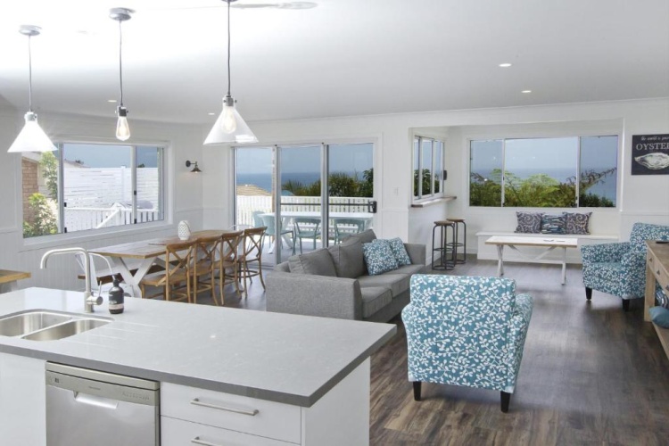4 Bedrooms Cottage