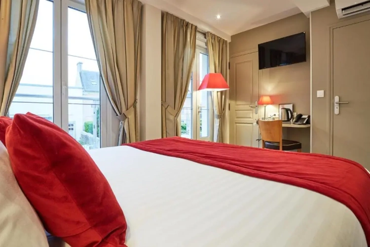 Standard Double room with balcony and with land view