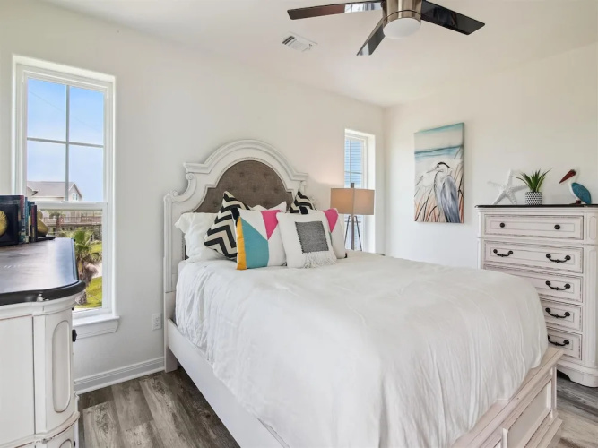 Beach Rays by Ryson Vacation Rentals
