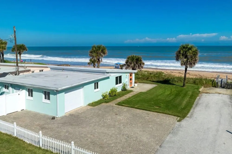 Sunrise Cottage Direct Oceanfront House - Ormond Beach, FL