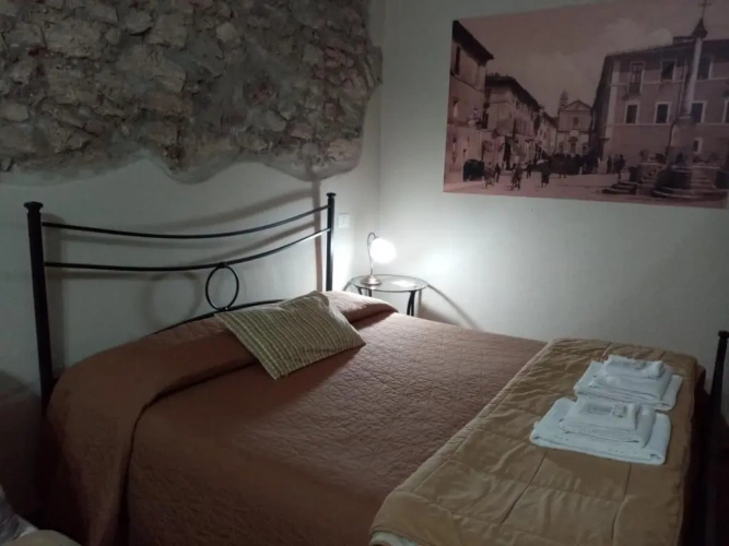 Standard Triple room