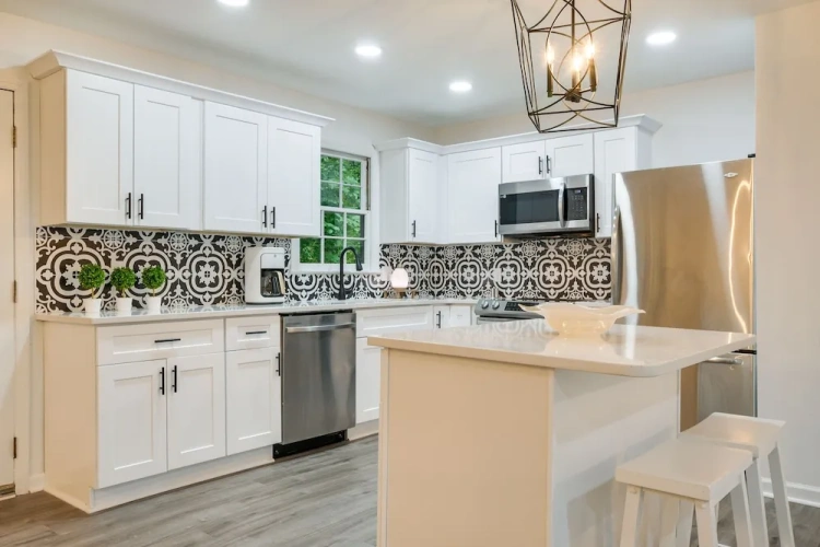 4 Bedrooms Cottage