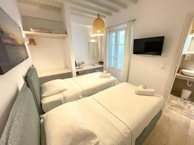 Economy Double Basement room