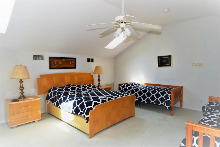 108 W. Morningside 2 Bedroom Condo by RedAwning