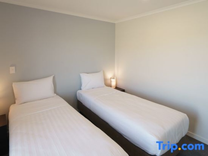 3 Bedrooms Apartment