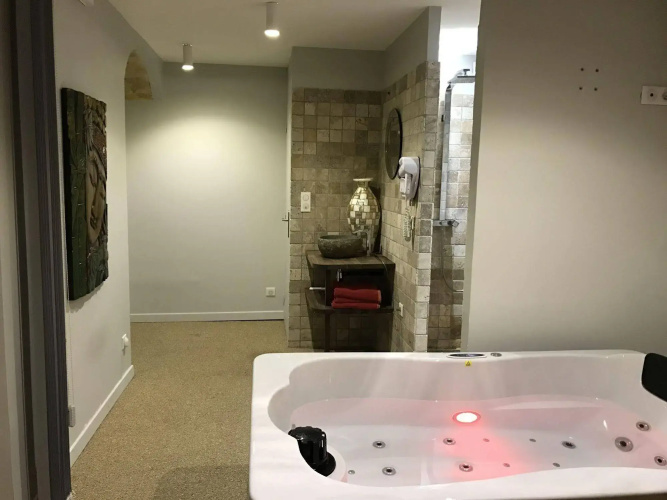 Love House with Spa