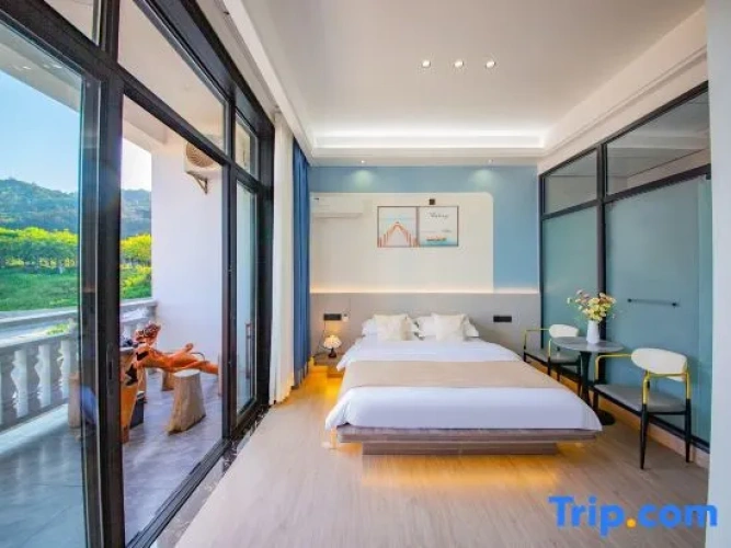 Standard room with balcony and with sea view