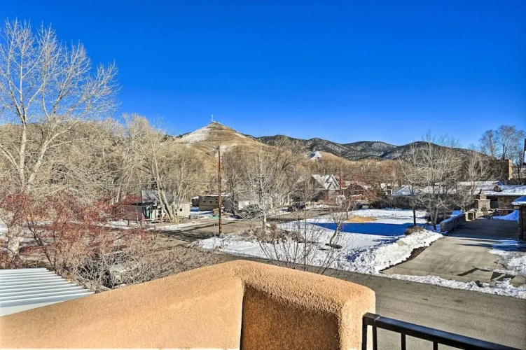 7984: Pet-friendly Townhome w/ Grill!