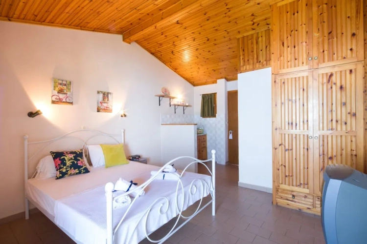 2 Bedrooms Apartment with sea view