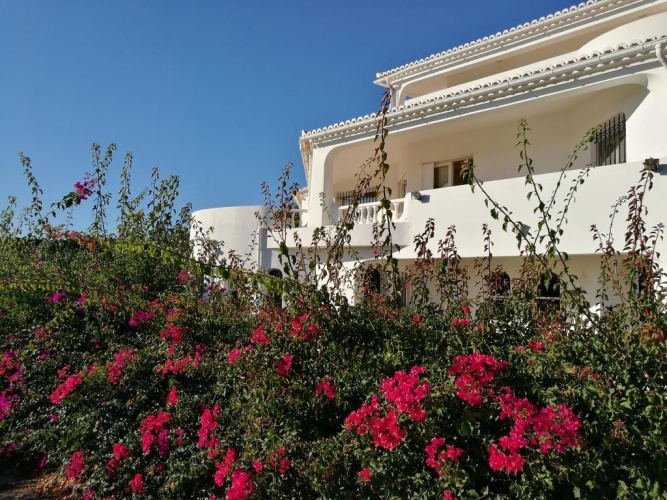 The White House - B&B in the Villa