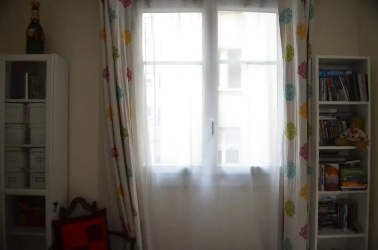 Bright Montmartre 1 Bedroom Flat - Image 13