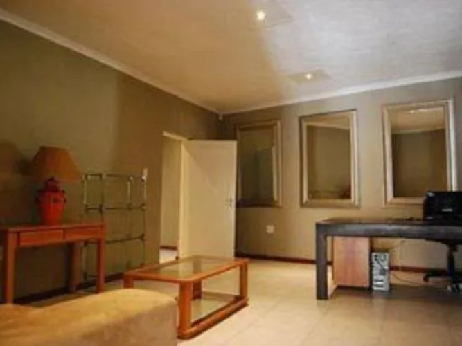 Flamboyant Guest Lodge