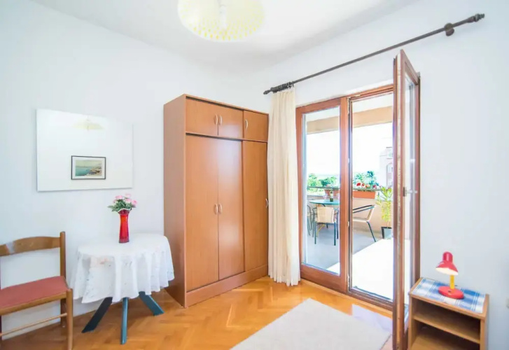 Comfortable Kastel Stafilic Apartment With Balcony