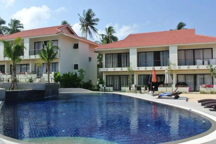 8 BR Quadruple Houses Choeng Mon Beach