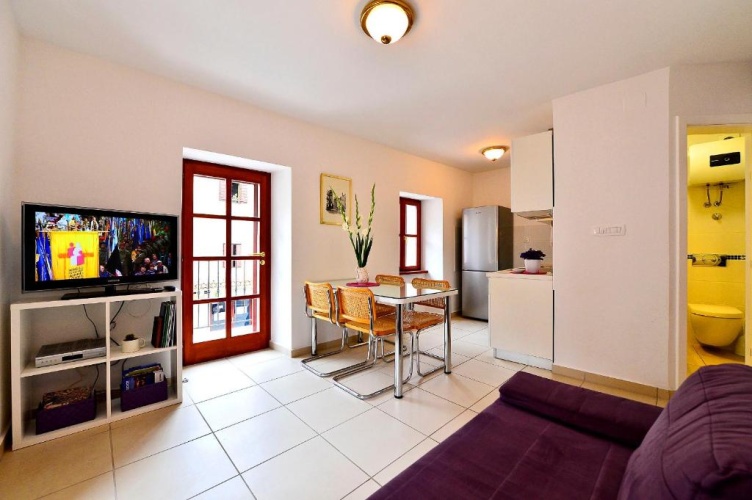1 Bedroom Apartment with balcony