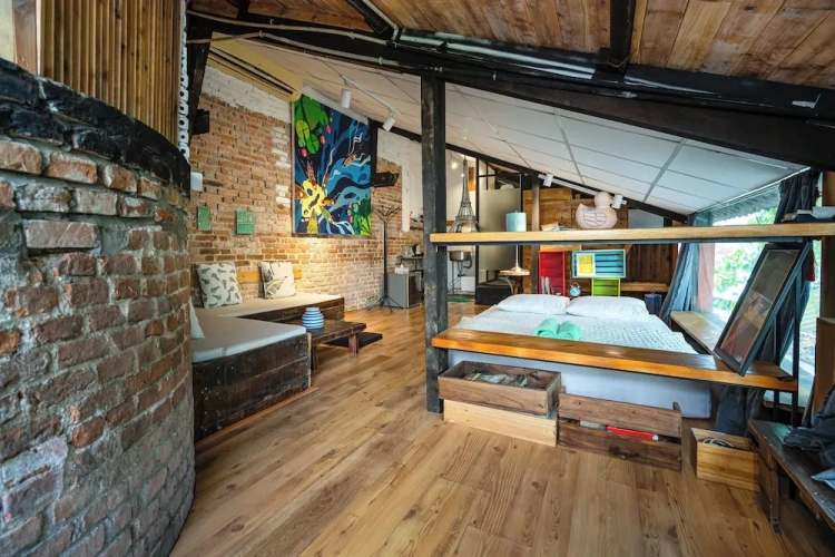 Comfort room