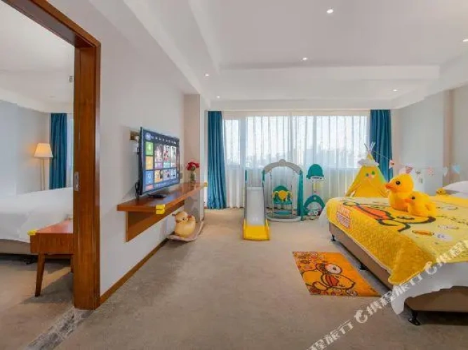 Quadruple Suite with lake view