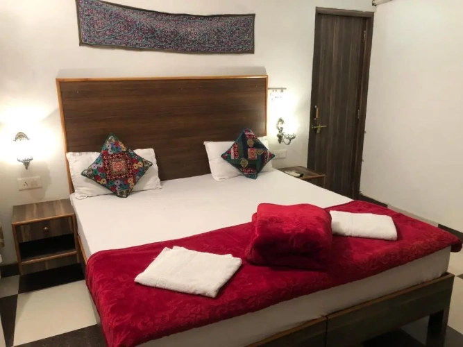 Standard Double room with lake view