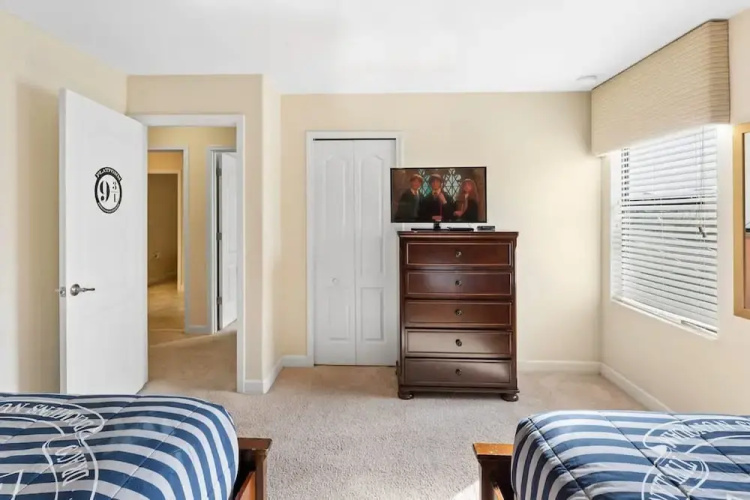 Game Room Large Pool 9BR Disney Area