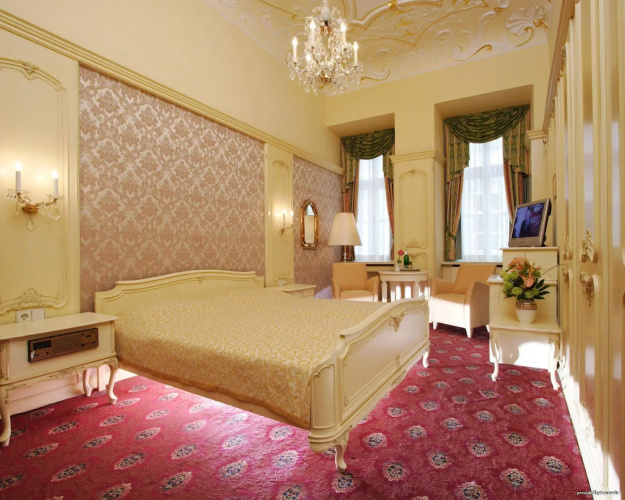 Schlosshotel Römischer Kaiser